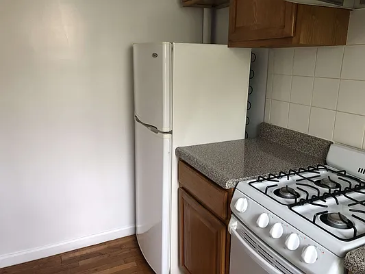 Rented by GreenVill Real Estate LLC | media 9