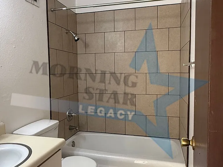 Puerta Del Sol Apartments — Photo 14