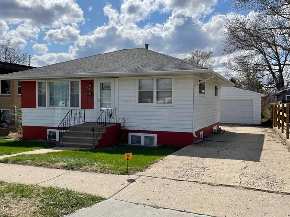700 N 22nd St, Bismarck, ND 58501