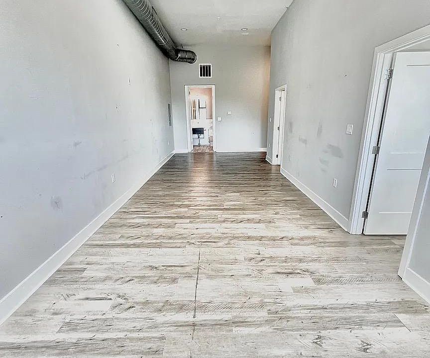1st image of 1501 S 17th St #207