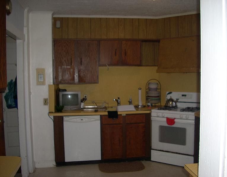 2nd image of 85 Lincoln St