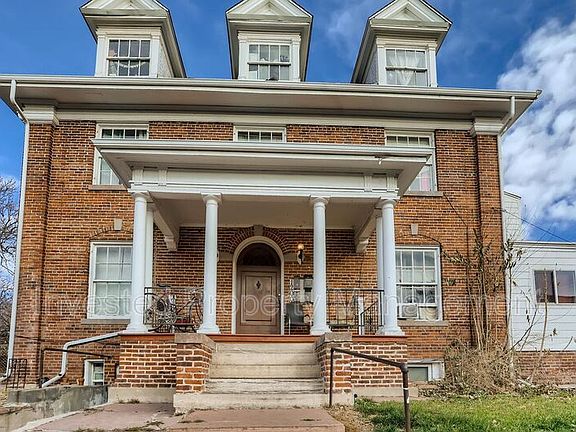 2nd image of 1200 N Clarkson St Unit 3