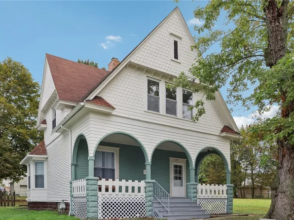 655 New Castle Ave, Sharon, PA 16146