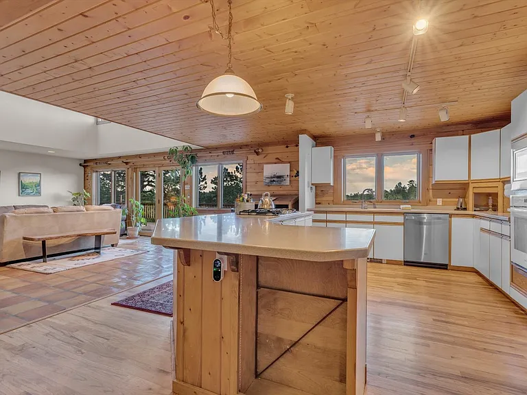 90 Shady Hollow Rd — Photo 6
