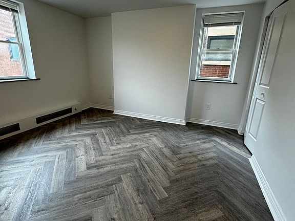 5th image of 742 N Negley Ave APT 5