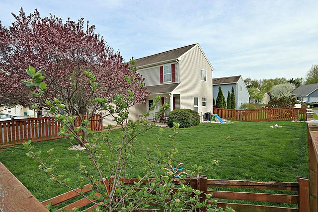 1st image of 2462 Applewood Ln #1