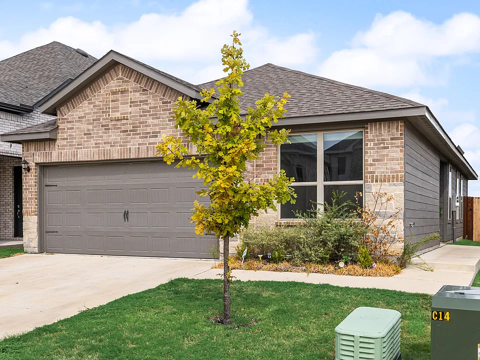 1652 Edgeway Dr