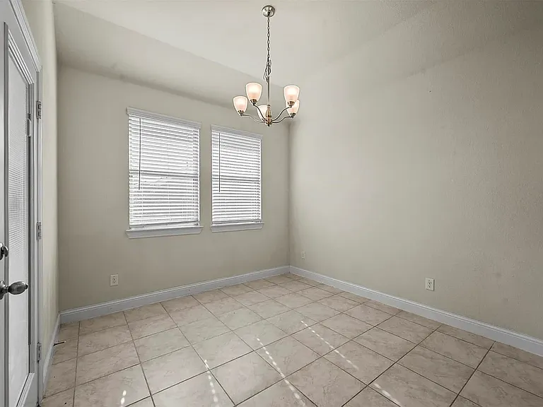 6100 Brunswick Dr — Photo 14