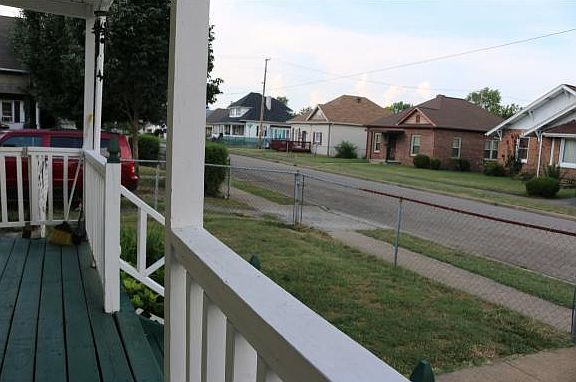 5th image of 914 Dale St