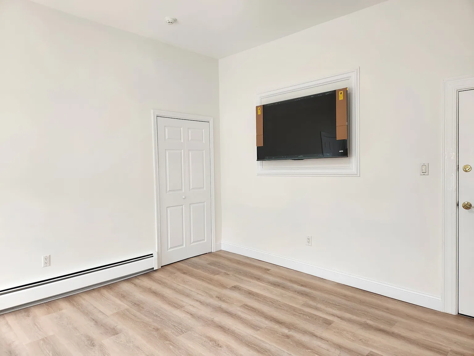 Studio, 450 sqft, $1,950 — Photo 4