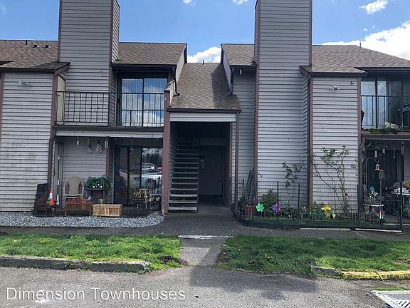 2nd image of 104 Tacoma Blvd S Unit 11