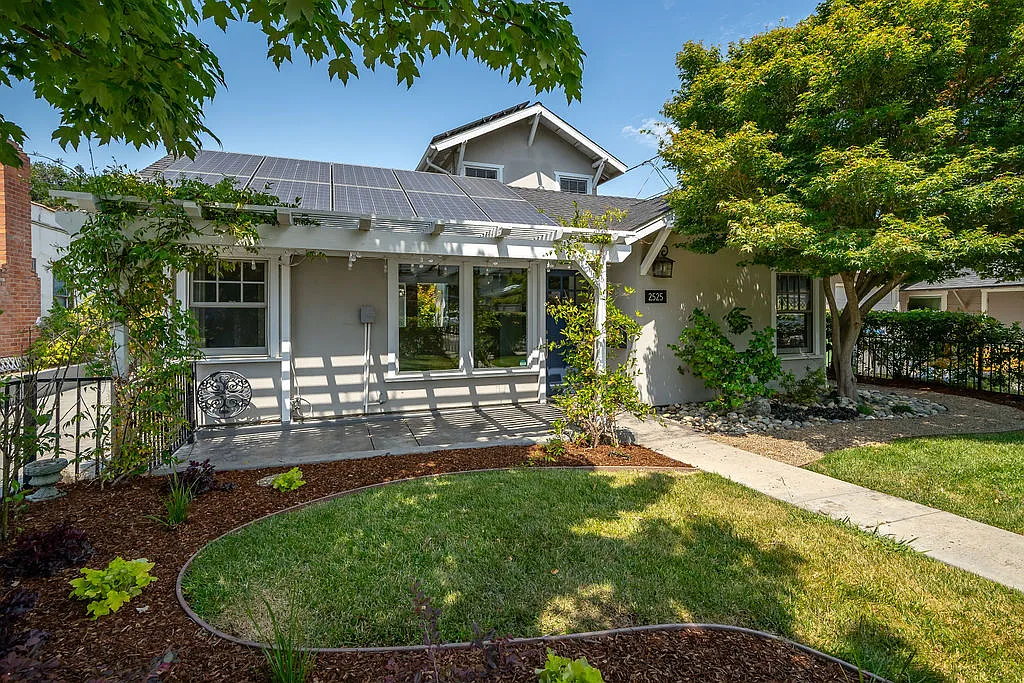 4 bed, 1922 sqft, $5,500 — Photo 3
