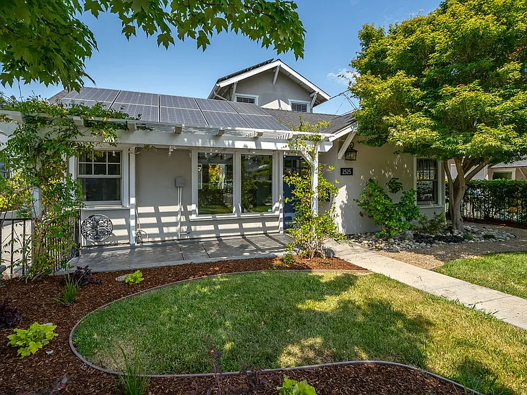 2525 Gail Pl — Photo 3