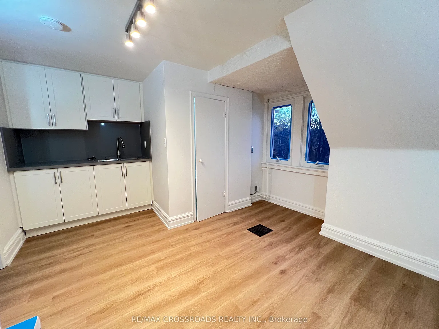 2 bed, $1,800 — Photo 3
