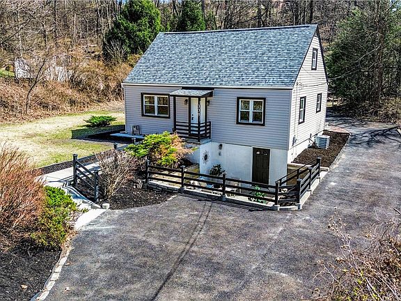 2nd image of 308 Edgewood Dr