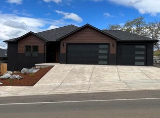 339 Arrowhead Trl, Eagle Point, OR 97524