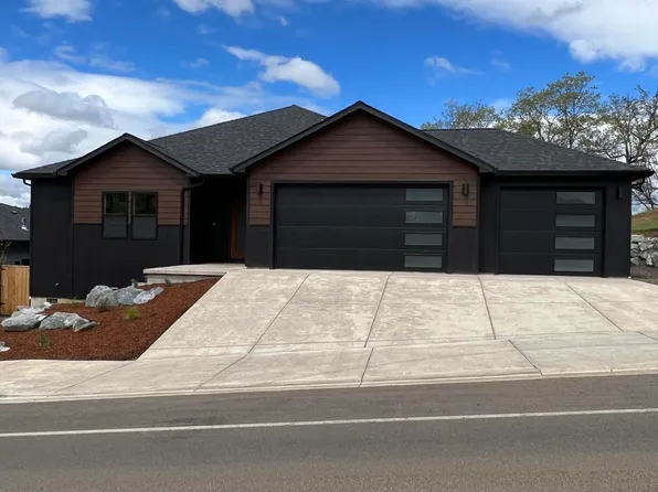 339 Arrowhead Trl, Eagle Point, OR 97524