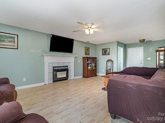 4th image of 4728 Aldersbrook Dr