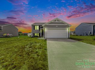 227 Sweet Meadow Dr, Kent City, MI 49330