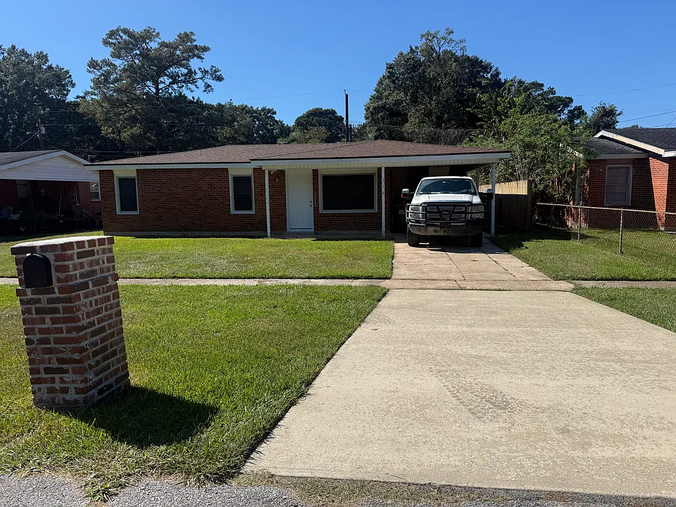 314 Doc Duhon St