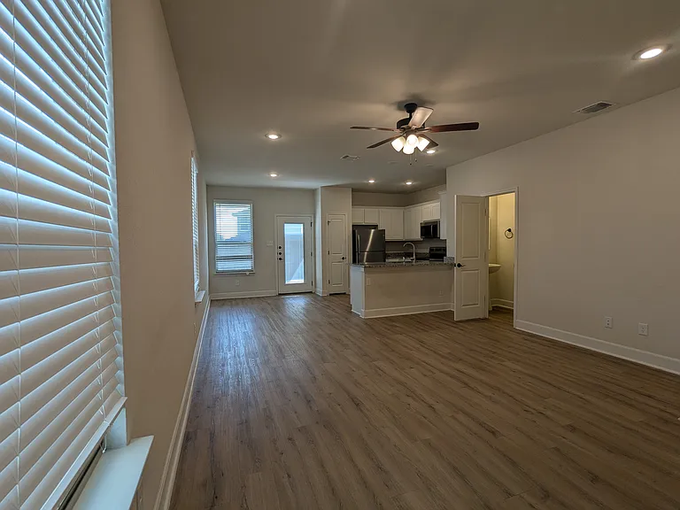 7613 Agave Bnd #101 — Photo 3