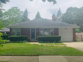 106 N Elmhurst Ave, Mount Prospect, IL 60056