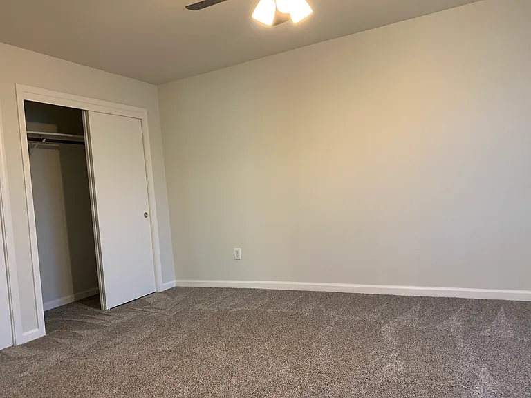 280 W Clover Rd — Photo 9