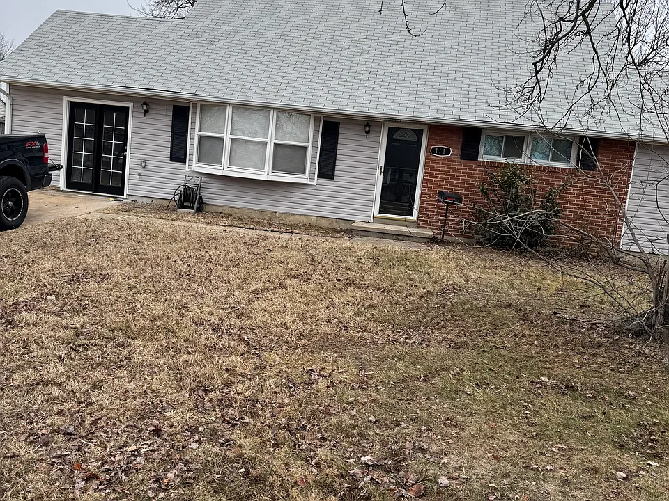114 S Meadow Dr