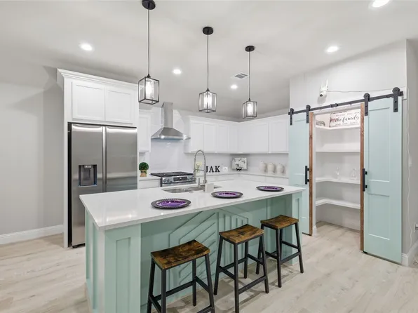 3412 Mission St, Fort Worth, TX 76109