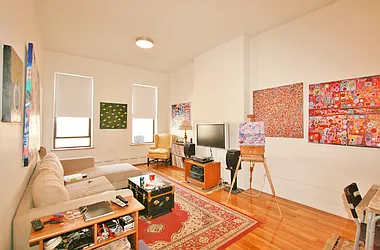 Rented by R New York