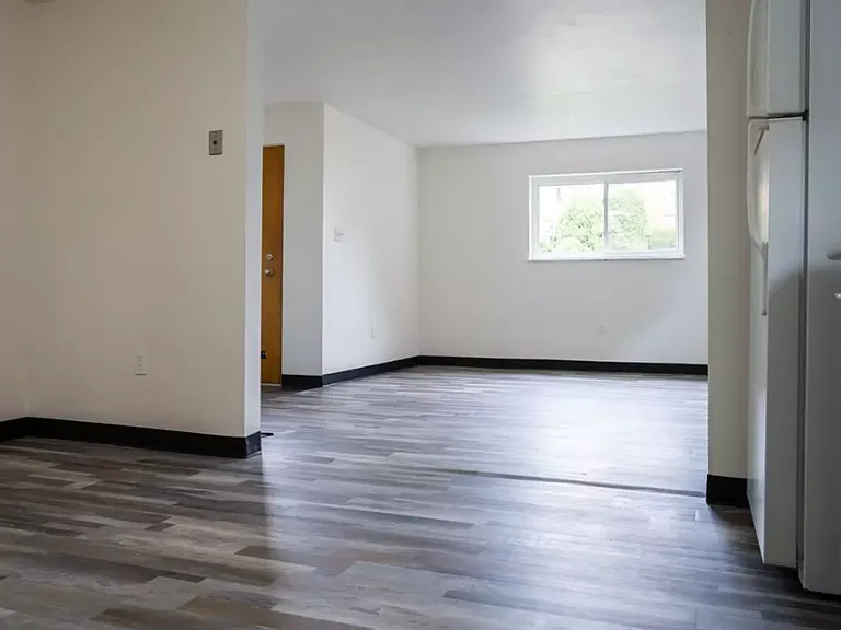 549 Farview Dr — Photo 10