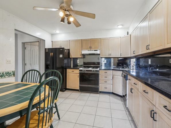 40 W 13th St APT 7, Bayonne, NJ 07002