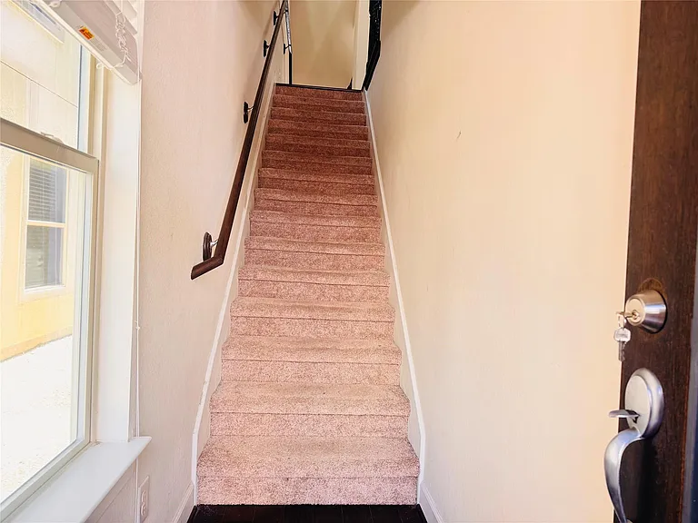 10009 Spring Shadows Park Cir — Photo 4