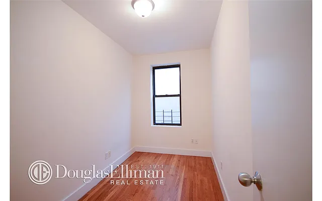 Rented by Douglas Elliman | media 14