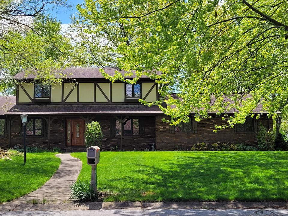 1st image of 3695 Huntleigh Dr