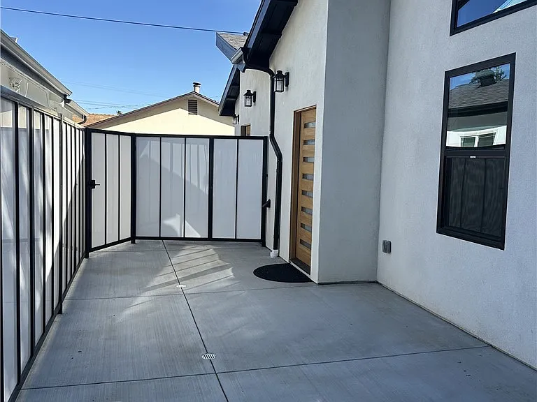 17522 1/2 Tribune St — Photo 12