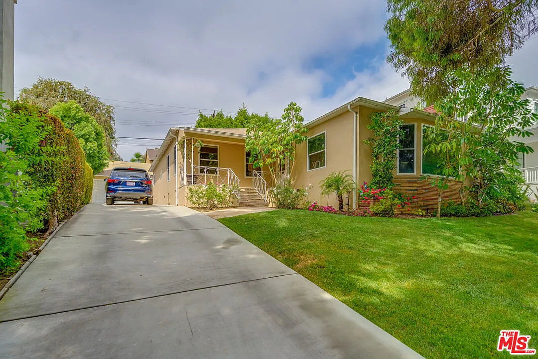 4 bed, 3.0 bath, 2241 sqft, $8,500 — Photo 2