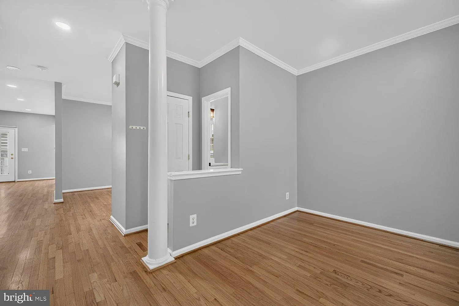 4 bed, 3.5 bath, 3000 sqft, $3,800 — Photo 4