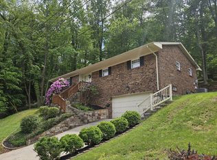 1507 Village Dr, South Charleston, WV 25309