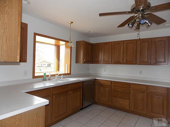 4th image of 806 Parkcrest Ln
