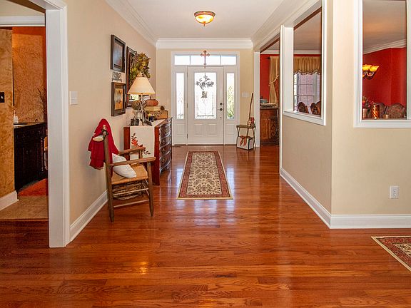 4th image of 8207 Timberbrook Ln