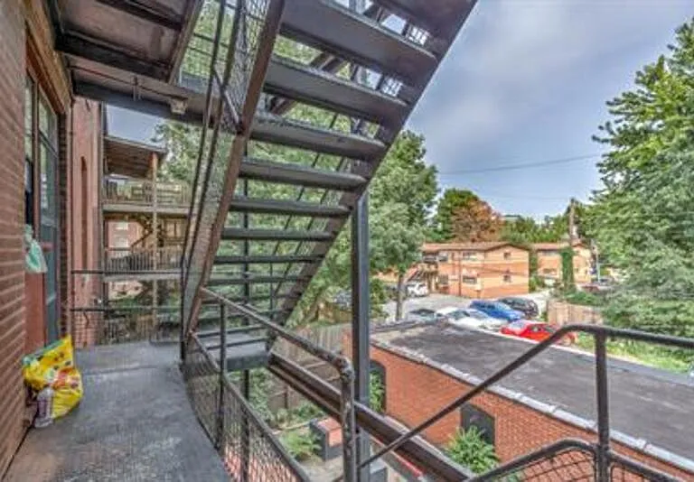 1722 Waverly Pl #B — Photo 7