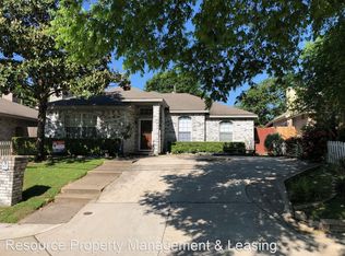 215 S Irving Heights Dr, Irving, TX 75060