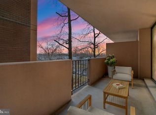 4141 Henderson Rd #303, Arlington, VA 22203