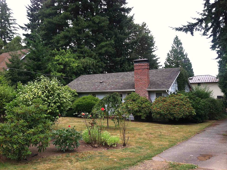 1st image of 10736 20th Ave NE