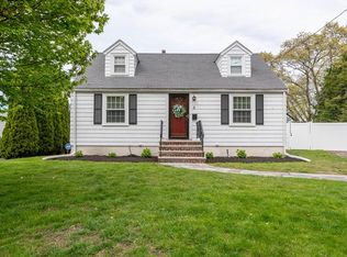8 Vernon Ave, Stoneham, MA 02180