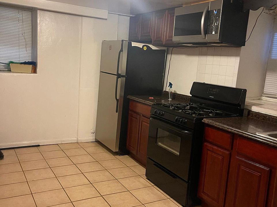 1st image of 2564 Paulding Ave
