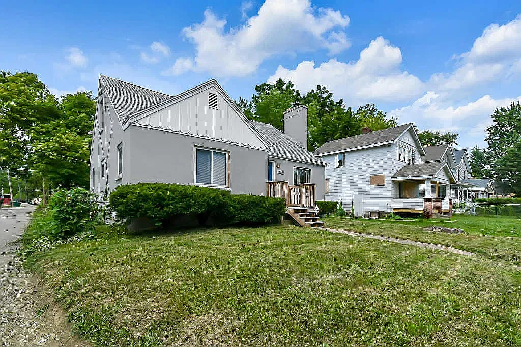 1408 Cordell Ave — Photo 2