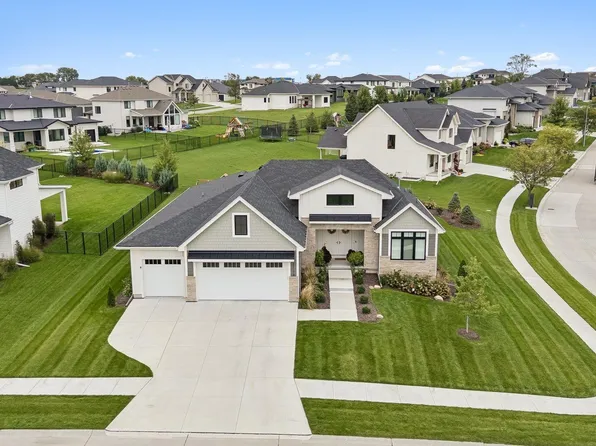 21173 C St, Elkhorn, NE 68022