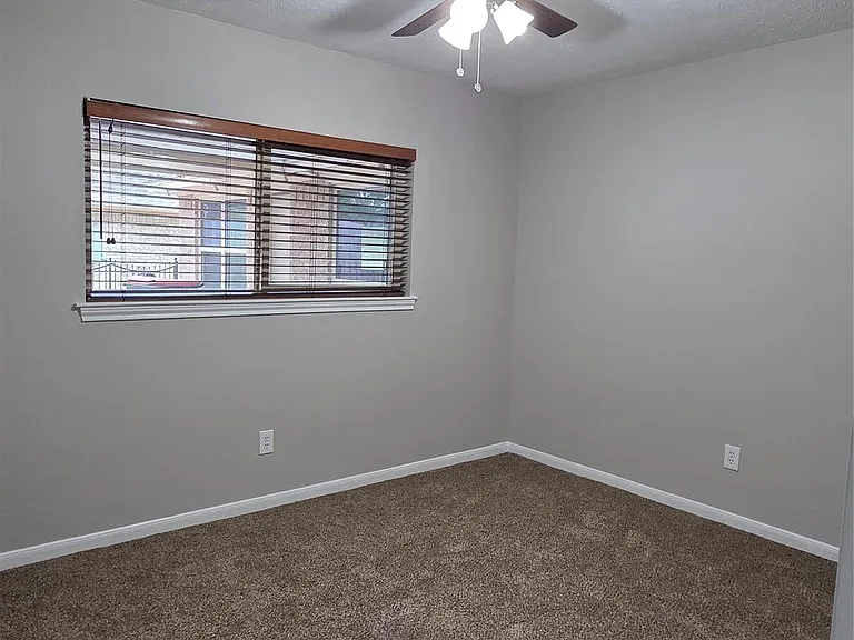 8706 Chelsworth Dr — Photo 18